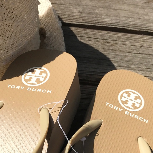 Tory Burch Flip Flops🌴 Price Firm🌴1 Left - Picture 4 of 6