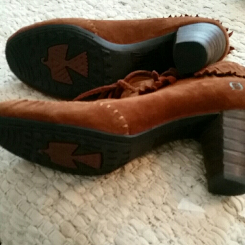 BORN heels - Picture 3 of 4