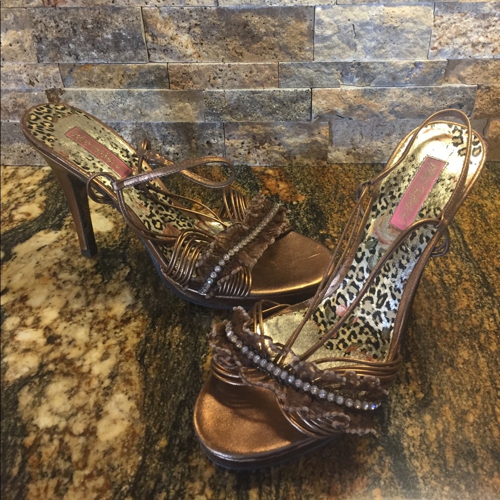 Betsy Johnson 4 inch heals