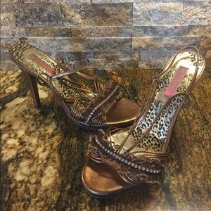 Betsy Johnson 4 inch heals