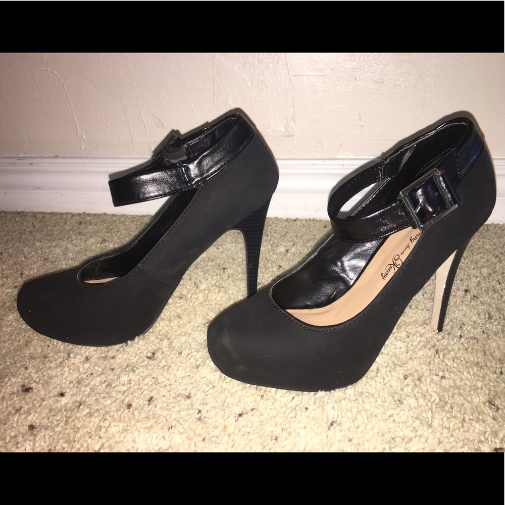 Penny love Kenny black heels