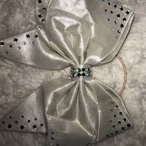 Silver diamond bow