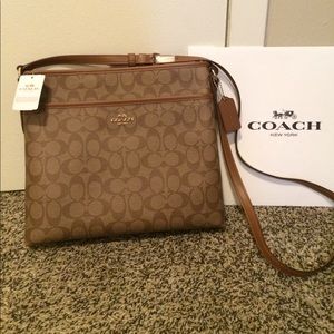 🌟Coach Monogram folder bag NWT🌟