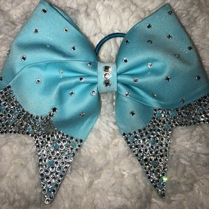 Tiffany blue diamond bow