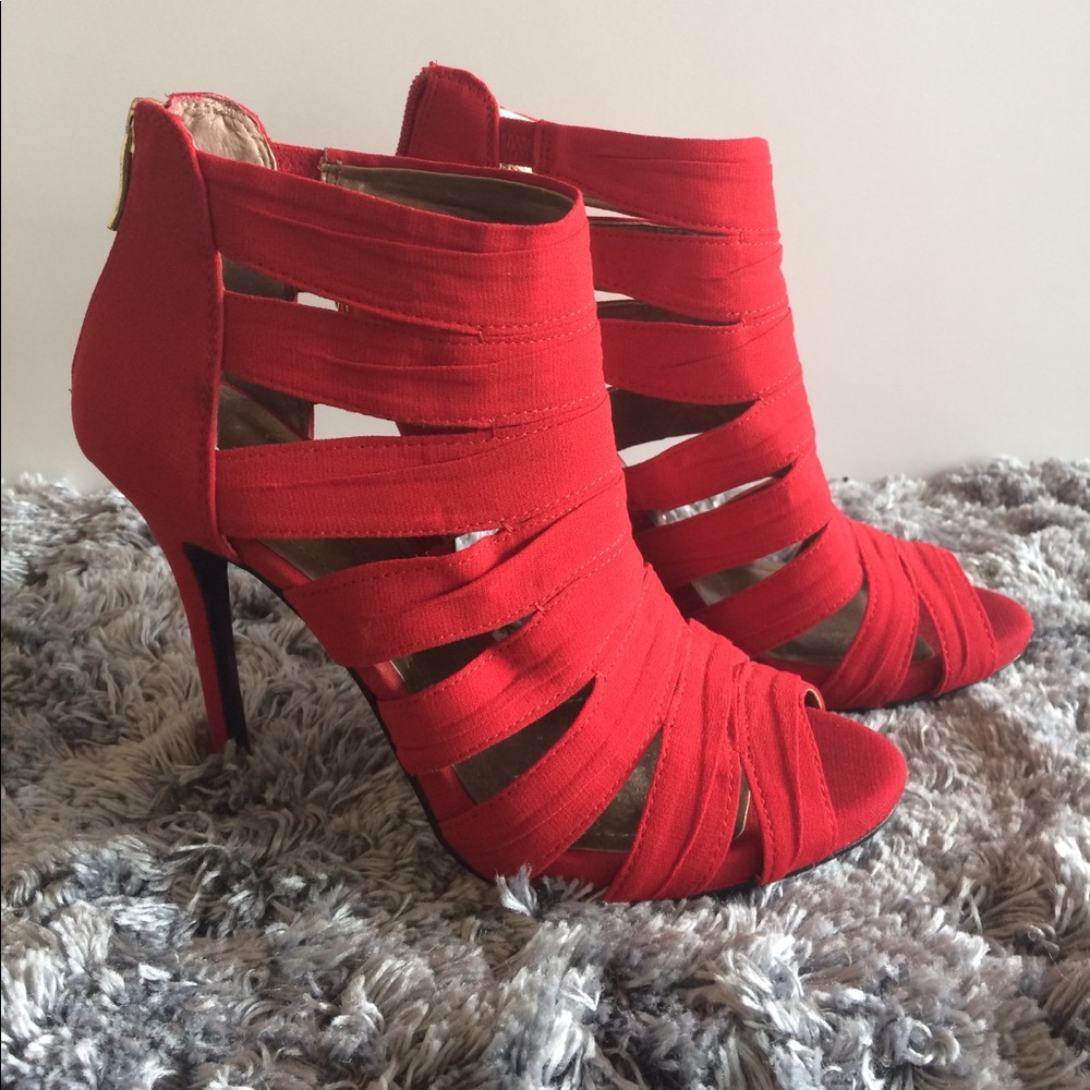 BCBG generation red cage heels size 8/38