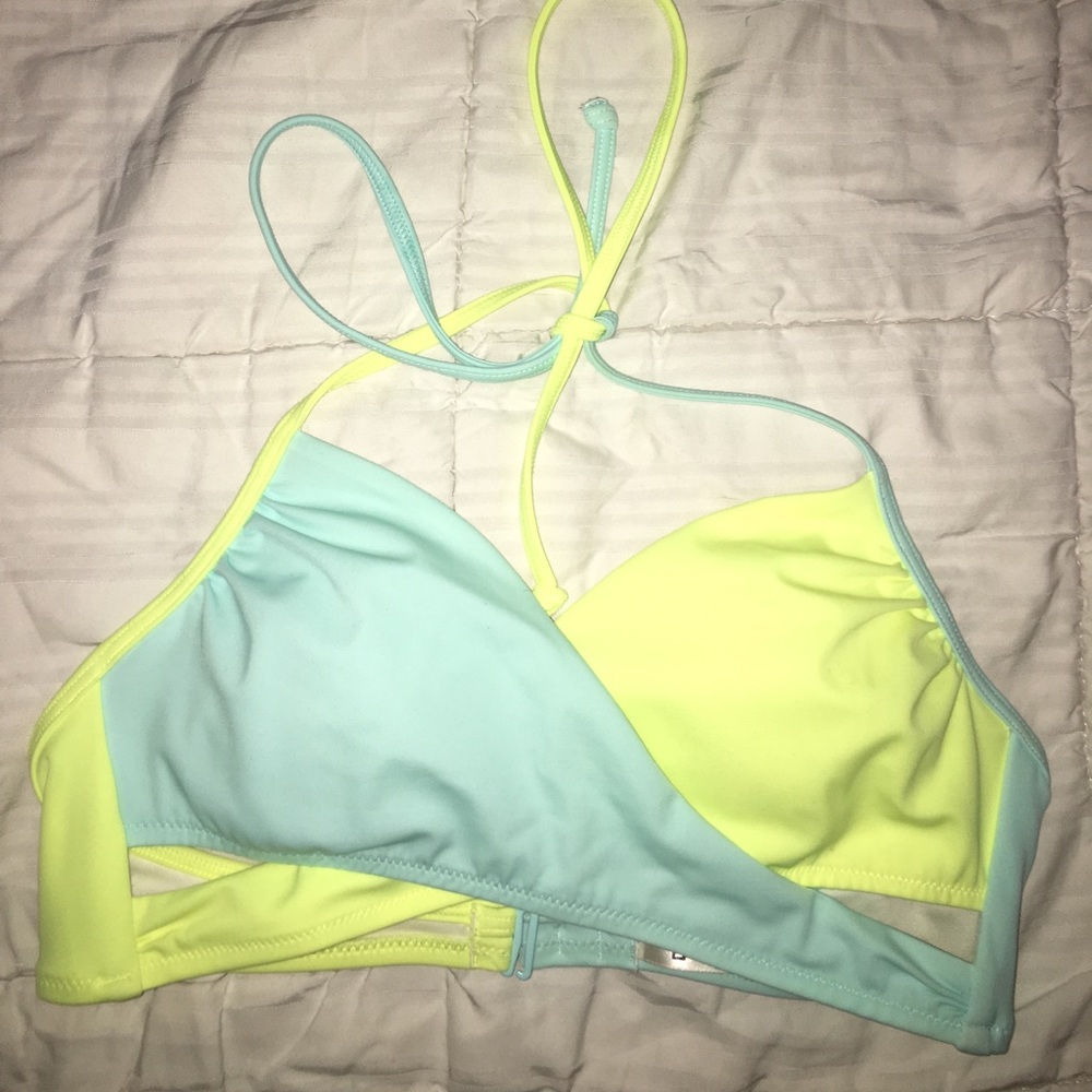 Bathing suit top