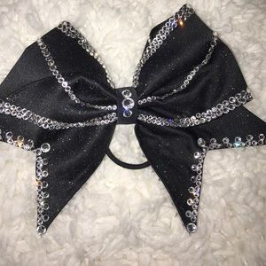 Black diamond bow