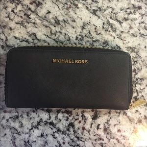 NEW Michael Kors Wallet