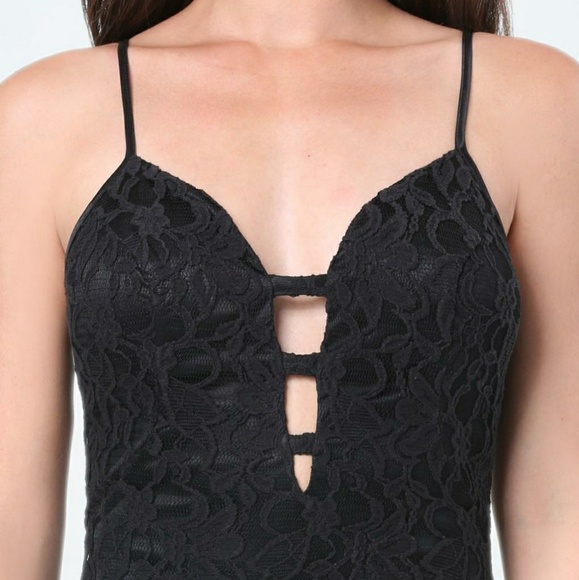 Sale!💗Gorgeous Strappy Deep V Lace Black Dress - Picture 4 of 7