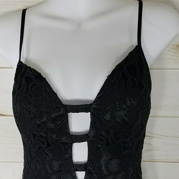 Sale!💗Gorgeous Strappy Deep V Lace Black Dress - Picture 5 of 7