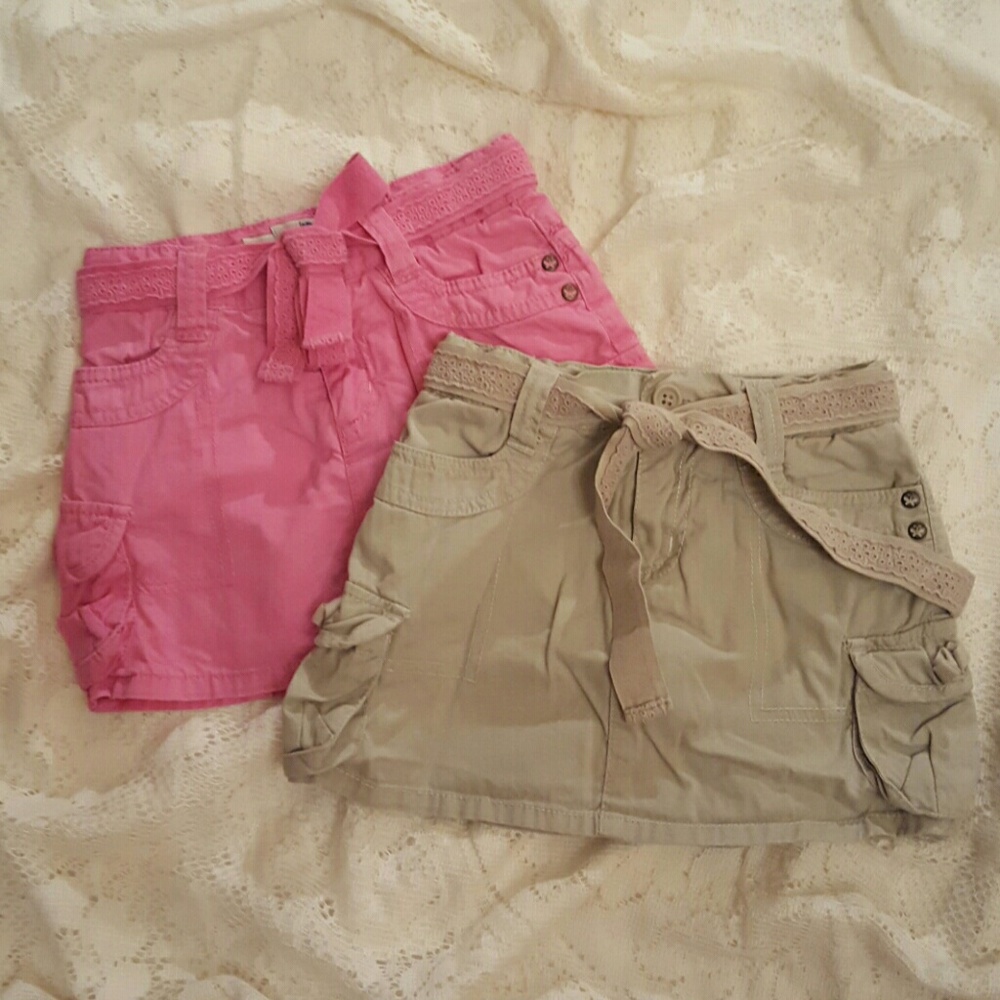 Childrens Place Girl's (2) Skorts Size 5  2/$11