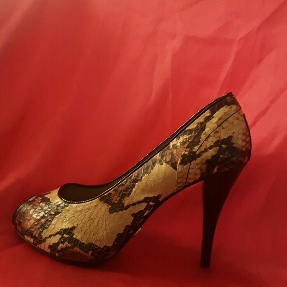 SALE ❣❣❣J. Renee 💜 Luxe snakeskin pumps