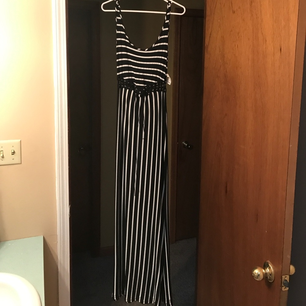 Akira Laced Waist Maxi Dress - Picture 1 of 2
