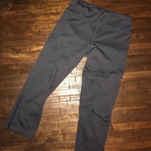 Workout zipper capris