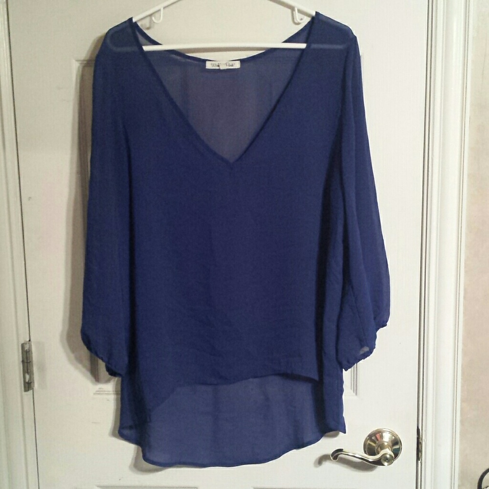 Navy blue sheer quarter-length high low top