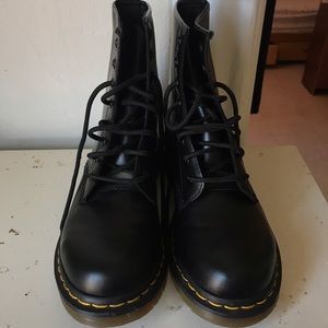Dr martens 1460 8 eye boot