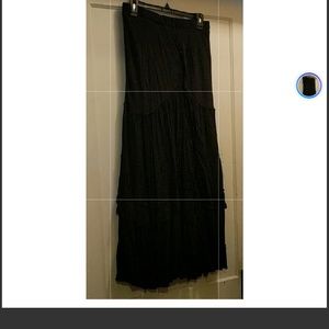 Beautiful Solitaire Black Tiered Skirt Large NWT !