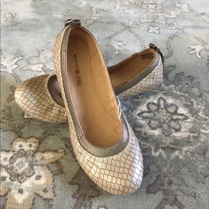 Bandolino Nude Snakeskin Print Ballerina Flat