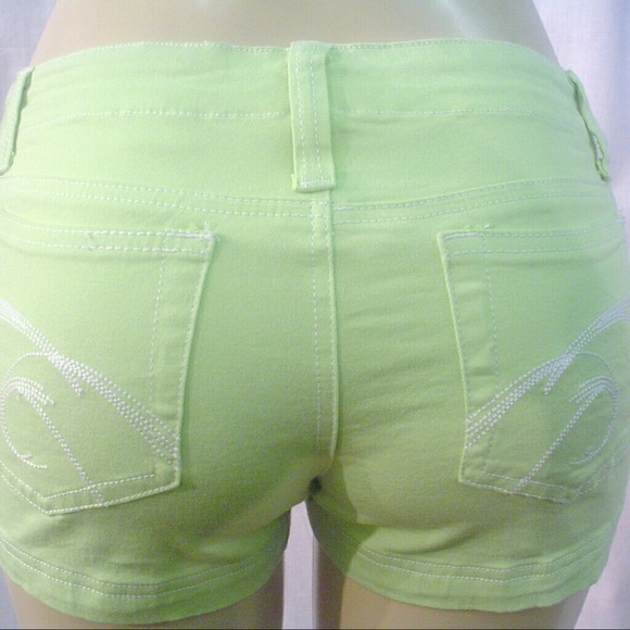 Nwot Green stretch soft denim but shorts - Picture 1 of 4