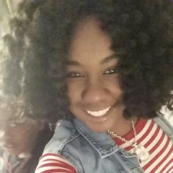 Meet your Posher, Tivolee - Picture 1 of 1