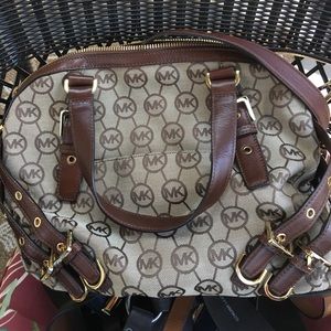 GREAT condition Michael kors shoulder/handle bag