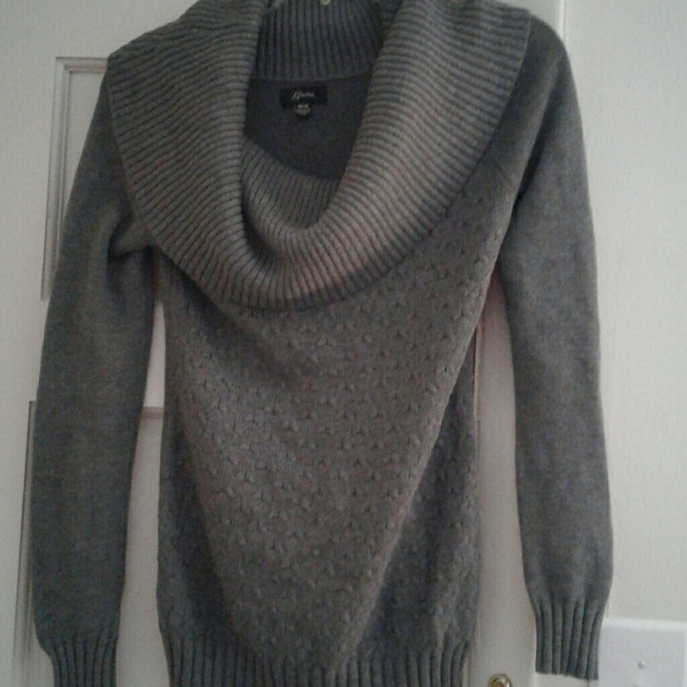 Dark grey Guess sweater