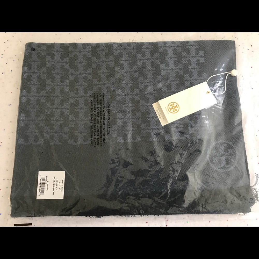❤️💕🎉Host Pick🎉 Tory Burch Allover T Jacq Scarf - Picture 5 of 7