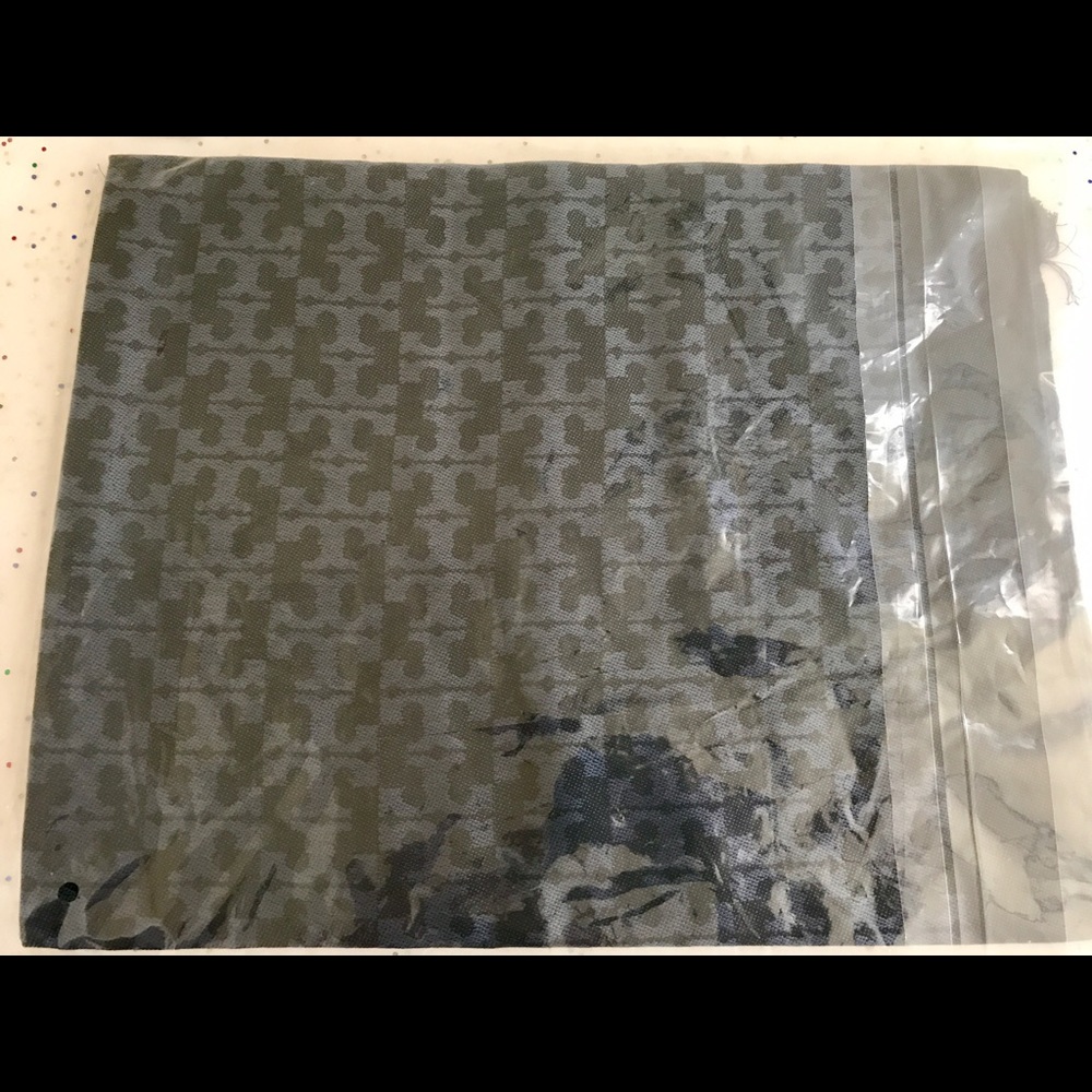 ❤️💕🎉Host Pick🎉 Tory Burch Allover T Jacq Scarf - Picture 7 of 7