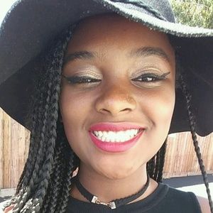 Meet your Posher, Aleya