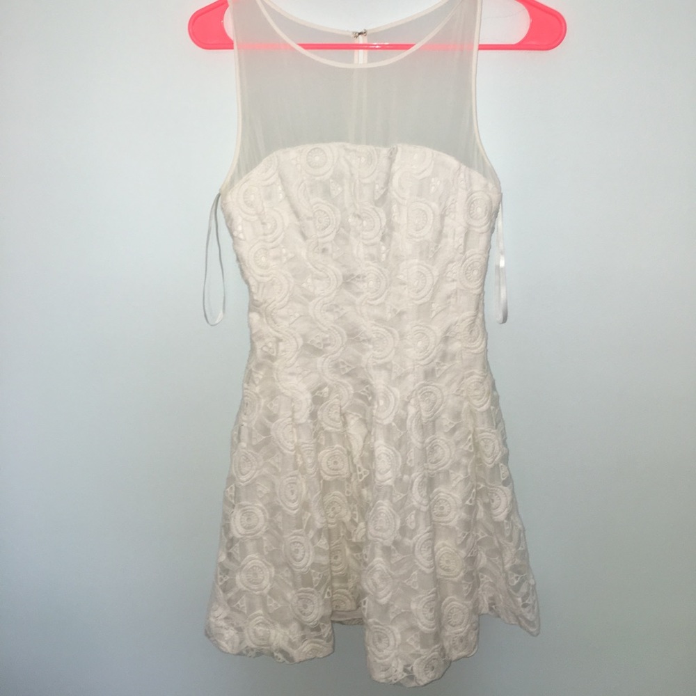 Women's size to Bebe white lace dress