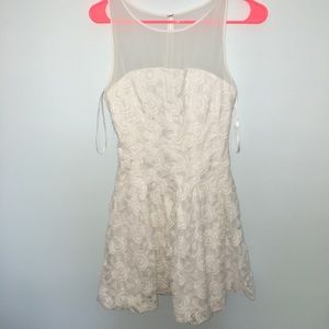 Women's size to Bebe white lace dress