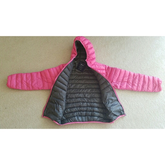 Universal Traveller Puffer Coat - Picture 2 of 3