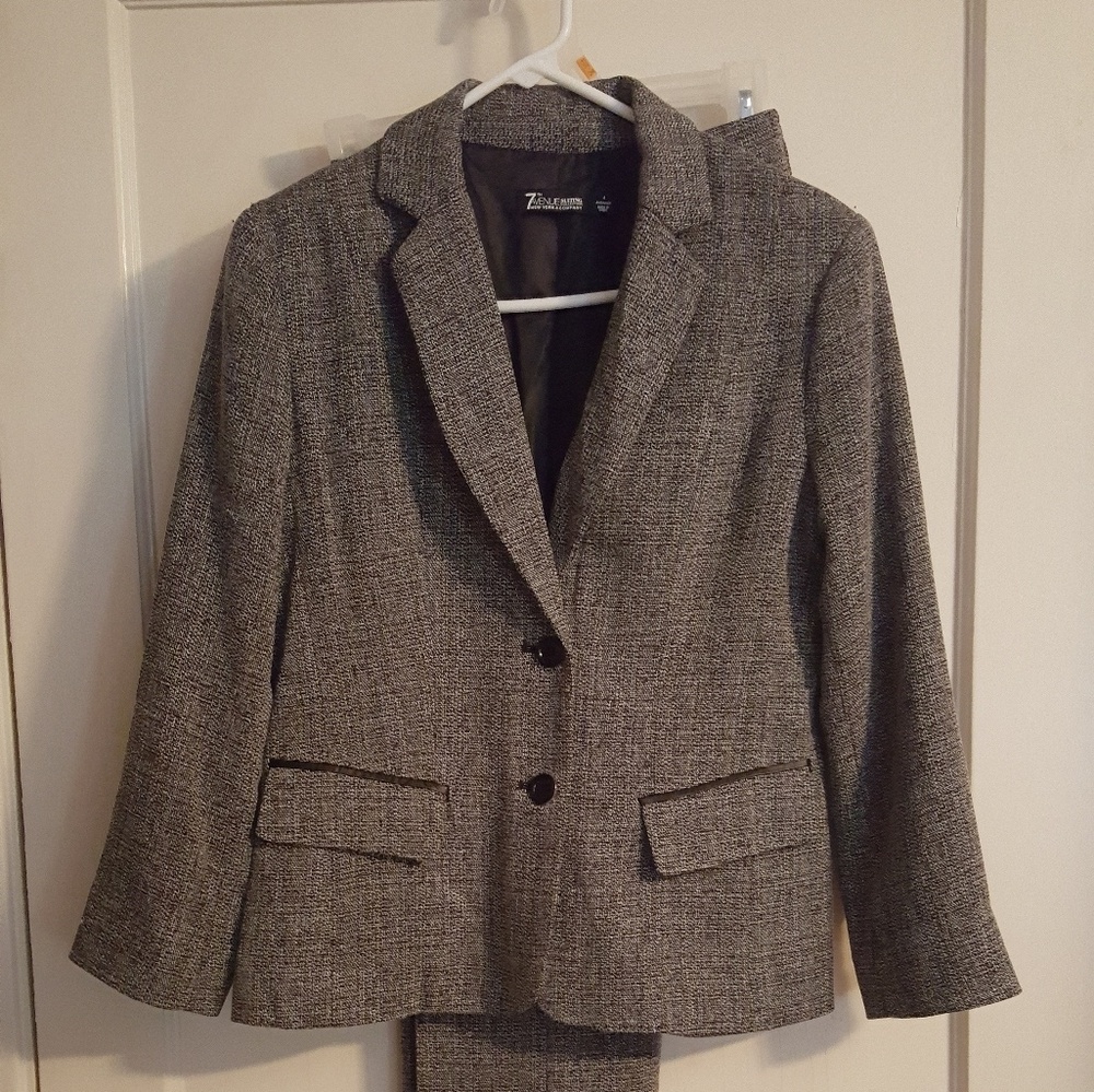 NY&CO Grey Suit Size 4