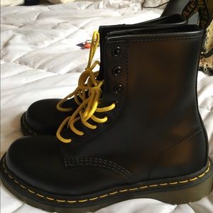 Doc Martins SIZE 8