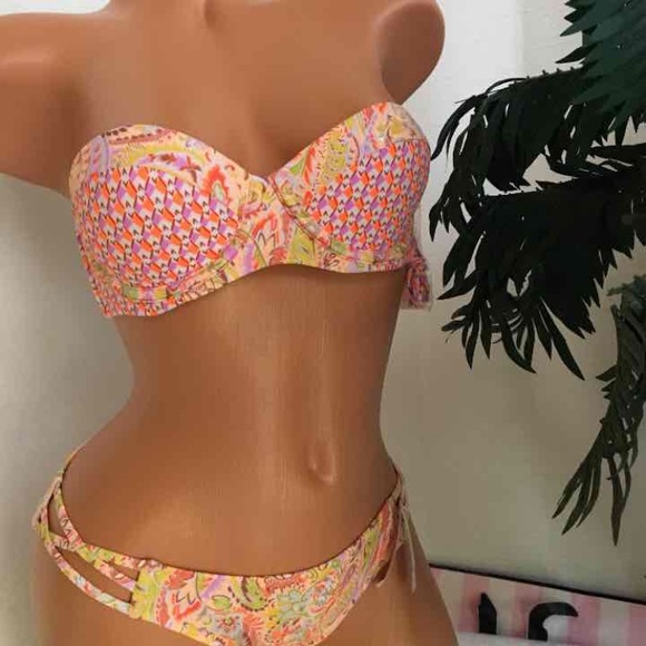 NWT VS MATCHING BIKINI 32b/S