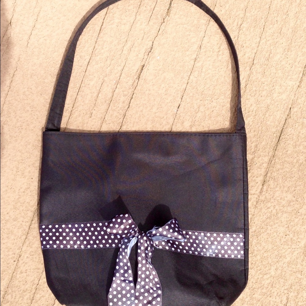 Black handbag with Bow