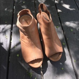 Kenneth Cole Wedges