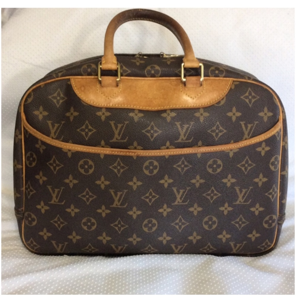 SOLD🚫Authentic Louis Vuitton Deauville handbag
