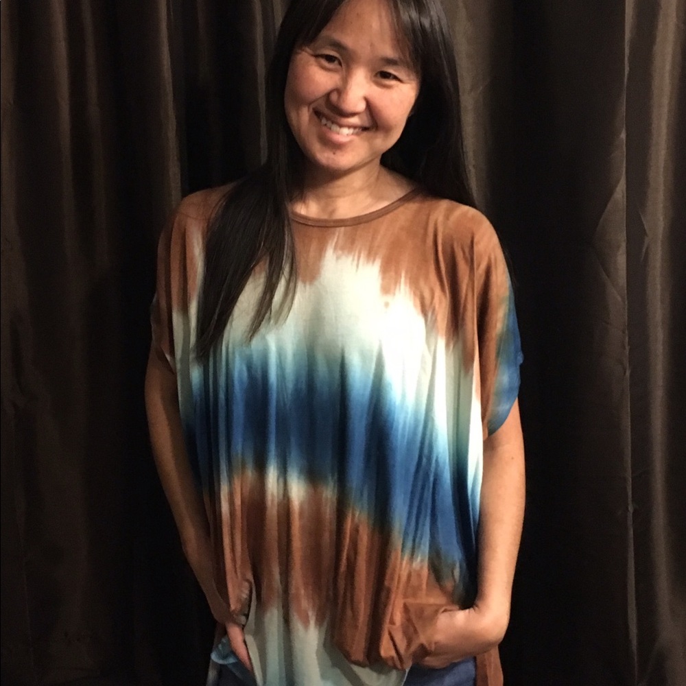 ❤️ SALE ❤️ NWOT Blue & brown tie dye top - Medium