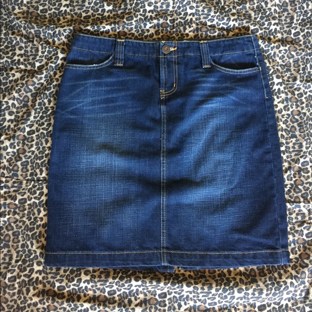 ❌❤️SOLD❤️❌L.E.I Dark Wash Distressed Jean skirt 💕