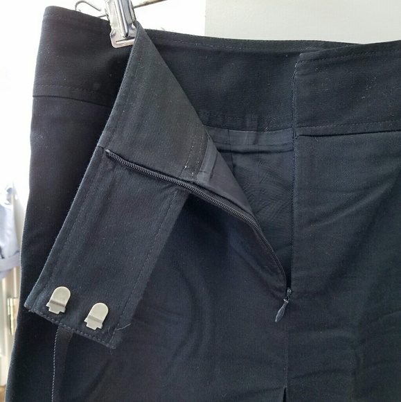 Black LOFT lined skirt with tan stitched detailing - Picture 3 of 6