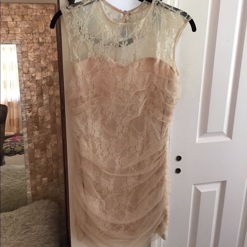 En Créme Lace Dress