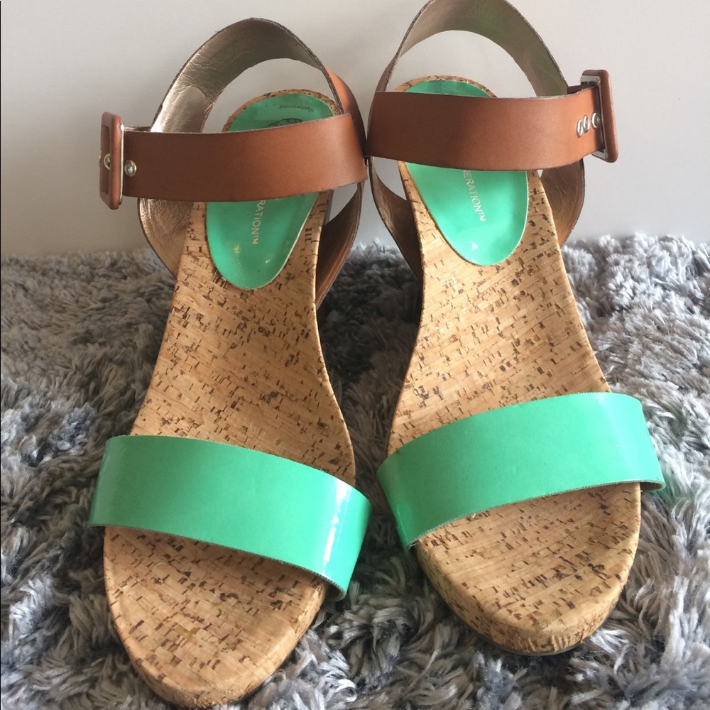 BCBG generation leather and cork espadrilles sz 8