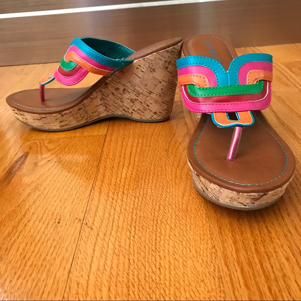 NEW Women's Wedge heel sandal