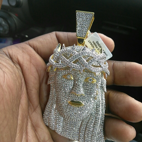 Diamond Jesus Piece Fully Iced Pendant - Large – APORRO® EUROPE Jesus piece