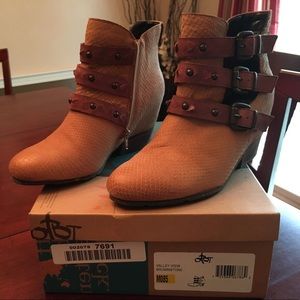 OTBT Valley View in Brownstone