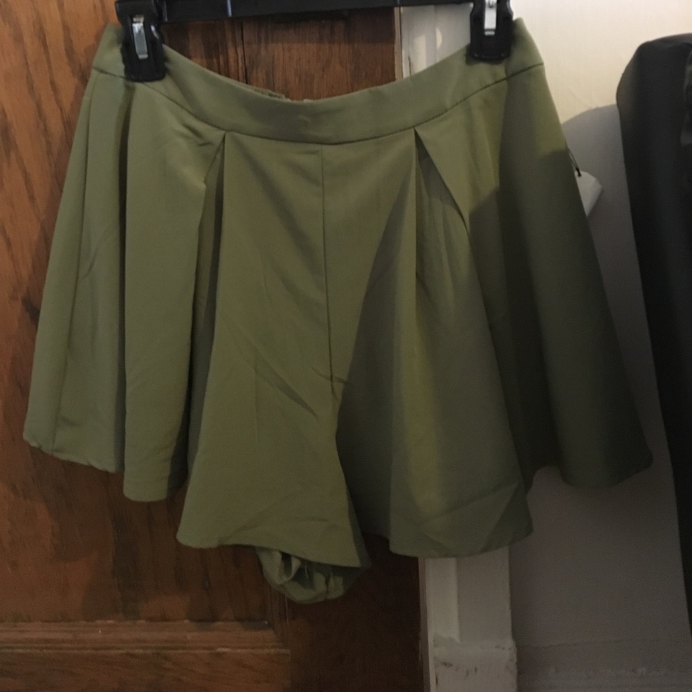 Dressy shorts never worn