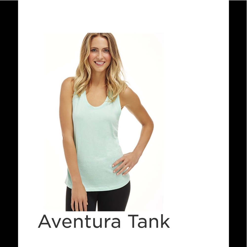 Fabletics  Adventura tank top