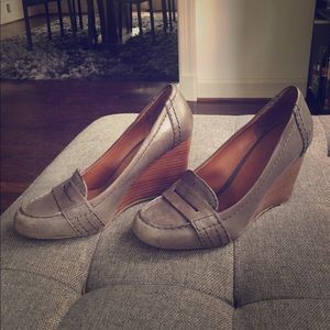 Nine West platforms leather