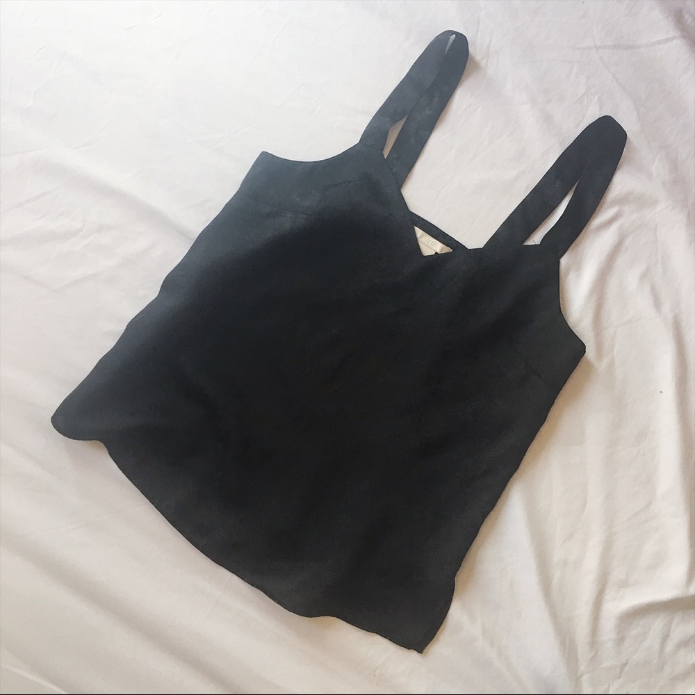 NWOT ✖️ H&M Black Floral Pattern Top